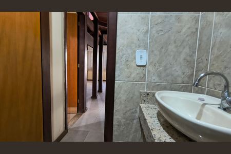 Casa de condomínio à venda com 160m², 5 quartos e 2 vagasBanheiro Social 