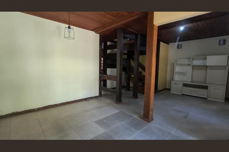 Sala de casa de condomínio à venda com 5 quartos, 160m² em Vargem Pequena, Rio de Janeiro