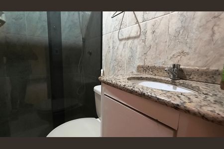Casa de condomínio à venda com 160m², 5 quartos e 2 vagasBanheiro da Suíte 2