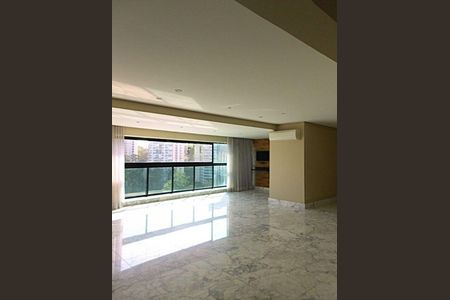 Apartamento à venda com 226m², 4 quartos e 4 vagas