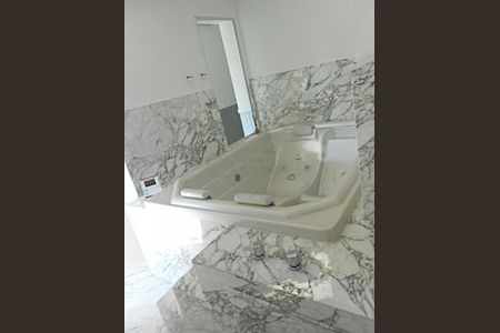 Apartamento à venda com 226m², 4 quartos e 4 vagas