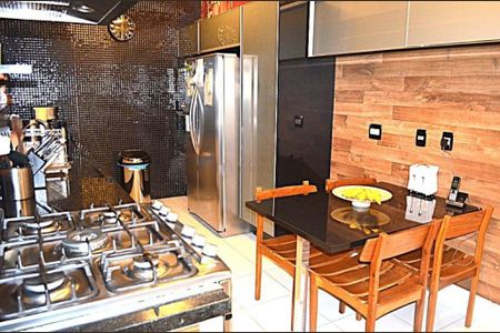 Apartamento à venda com 226m², 4 quartos e 4 vagas
