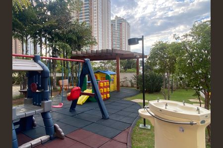 Apartamento para alugar com 200m², 3 quartos e 4 vagasÁrea comum - Playground