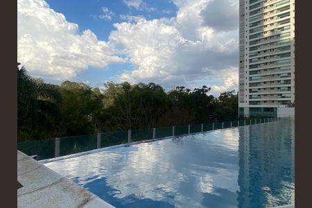Apartamento para alugar com 200m², 3 quartos e 4 vagasÁrea comum - Piscina