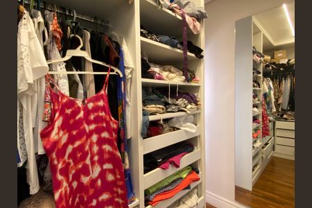 Apartamento para alugar com 200m², 3 quartos e 4 vagasCloset da suíte 3