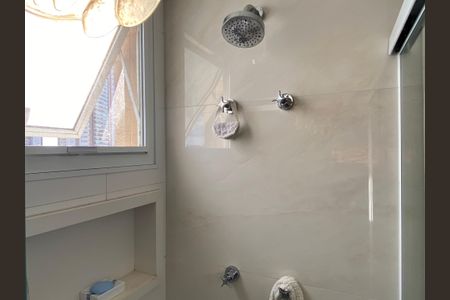Apartamento para alugar com 200m², 3 quartos e 4 vagasBanheiro 3