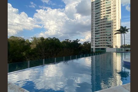 Apartamento para alugar com 200m², 3 quartos e 4 vagasÁrea comum - Piscina