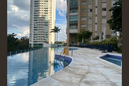Apartamento para alugar com 200m², 3 quartos e 4 vagasÁrea comum - Piscina