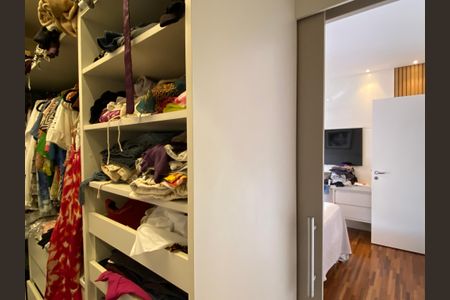 Apartamento para alugar com 200m², 3 quartos e 4 vagasCloset da suíte 3