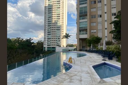 Apartamento para alugar com 200m², 3 quartos e 4 vagasÁrea comum - Piscina
