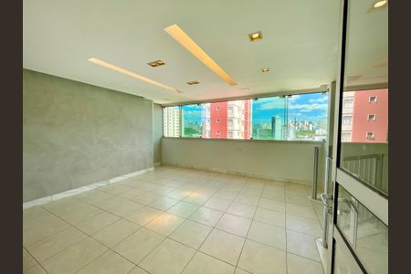 Apartamento à venda com 3 quartos, 162m² em Santa Tereza, Belo Horizonte