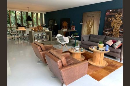 Casa à venda com 900m², 6 quartos e 7 vagas