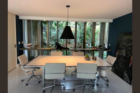 Casa à venda com 900m², 6 quartos e 7 vagas
