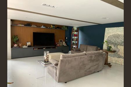 Casa à venda com 6 quartos, 900m² em Fazenda Morumbi, São Paulo