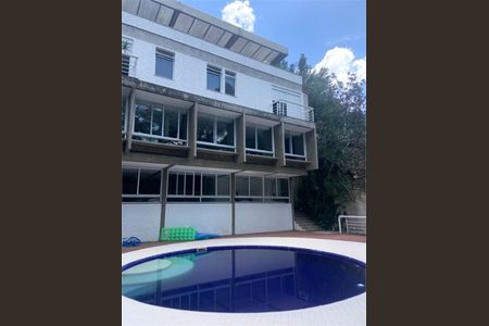 Casa à venda com 900m², 6 quartos e 7 vagas