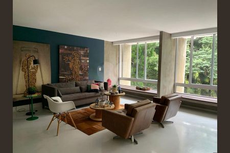 Casa à venda com 900m², 6 quartos e 7 vagas