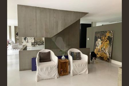 Casa à venda com 900m², 6 quartos e 7 vagas