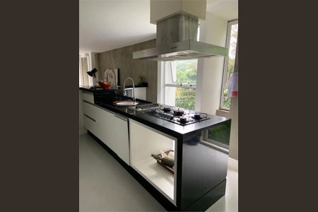 Casa à venda com 900m², 6 quartos e 7 vagas