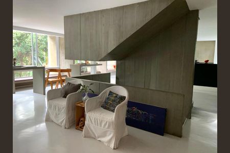Casa à venda com 6 quartos, 900m² em Fazenda Morumbi, São Paulo