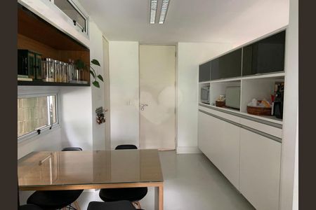 Casa à venda com 900m², 6 quartos e 7 vagas