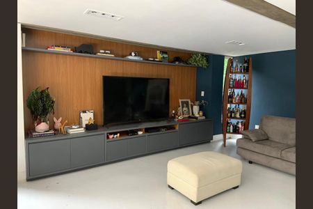 Casa à venda com 6 quartos, 900m² em Fazenda Morumbi, São Paulo
