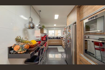 Apartamento à venda com 190m², 3 quartos e 5 vagas Apartamento à venda com 190m², 3 quartos e 5 vagasCozinha