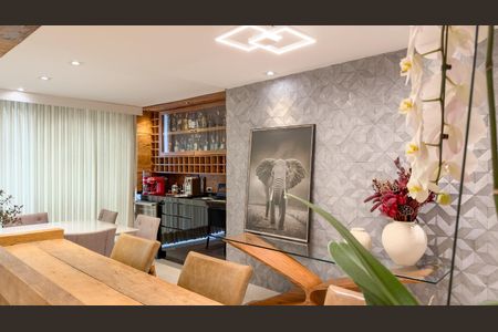 Apartamento à venda com 190m², 3 quartos e 5 vagas Apartamento à venda com 190m², 3 quartos e 5 vagasSala de Jantar