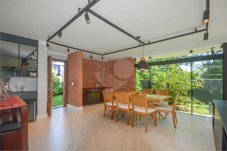 Casa à venda com 5 quartos, 300m² em Retiro Morumbi, São Paulo