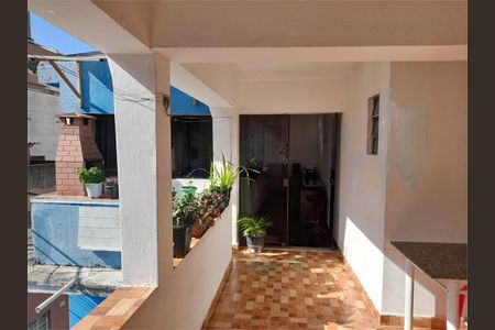 Casa à venda com 3 quartos, 205m² em Vila Santo Estefano, São Paulo
