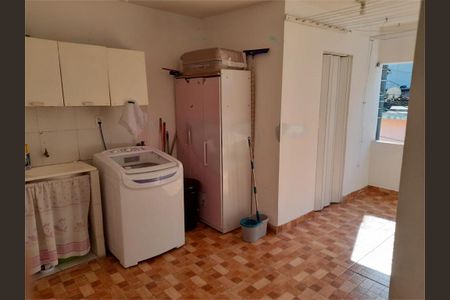 Casa à venda com 3 quartos, 205m² em Vila Santo Estefano, São Paulo