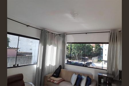 Casa à venda com 3 quartos, 205m² em Vila Santo Estefano, São Paulo