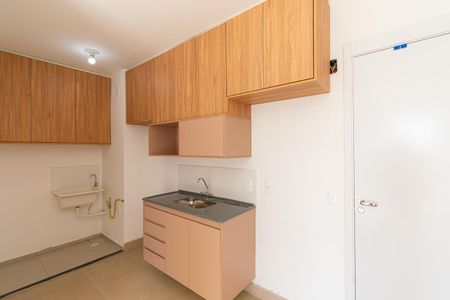 Apartamento para alugar com 37m², 2 quartos e sem vaga Apartamento para alugar com 37m², 2 quartos e sem vagaCozinha e Área de Serviço