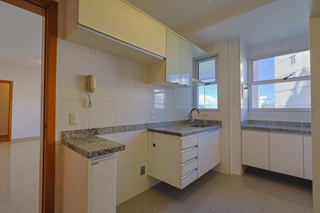 Apartamento para alugar com 115m², 3 quartos e sem vaga