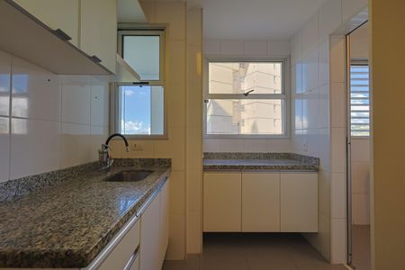 Apartamento para alugar com 115m², 3 quartos e sem vaga