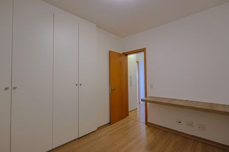 Apartamento para alugar com 115m², 3 quartos e sem vaga