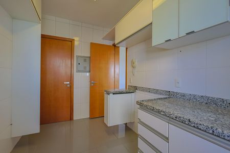 Apartamento para alugar com 115m², 3 quartos e sem vaga