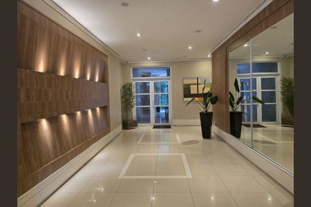 Apartamento para alugar com 80m², 2 quartos e 2 vagasHall de entrada