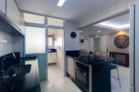 Apartamento para alugar com 96m², 3 quartos e 2 vagas Apartamento para alugar com 96m², 3 quartos e 2 vagasCozinha