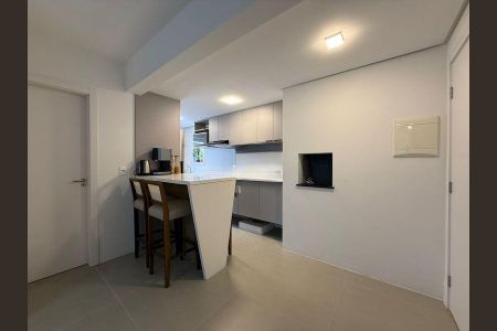 Sala de apartamento para alugar com 1 quarto, 58m² em Três Figueiras, Porto Alegre