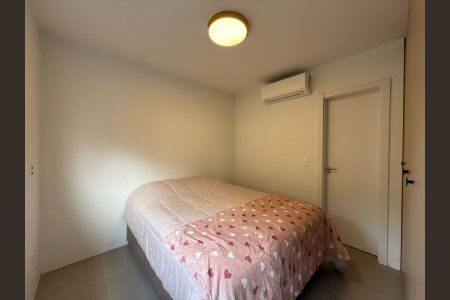 Quarto de apartamento para alugar com 1 quarto, 58m² em Três Figueiras, Porto Alegre