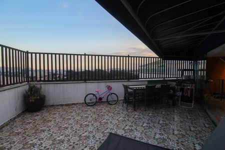 Apartamento à venda com 130m², 3 quartos e 1 vagaCobertura
