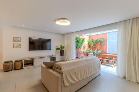 Casa à venda com 4 quartos, 202m² em Jardim Ampliacao, São Paulo