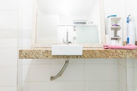 Apartamento para alugar com 62m², 2 quartos e sem vagaBanheiro