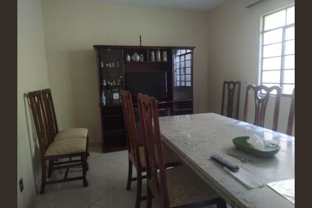 Casa à venda com 4 quartos, 320m² em Prado, Belo Horizonte