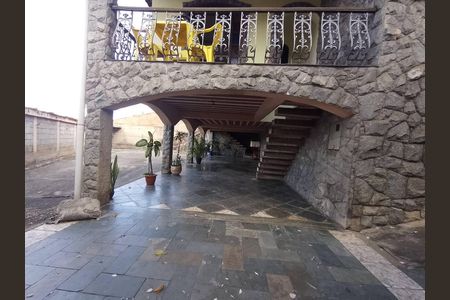 Casa à venda com 360m², 3 quartos e 5 vagas