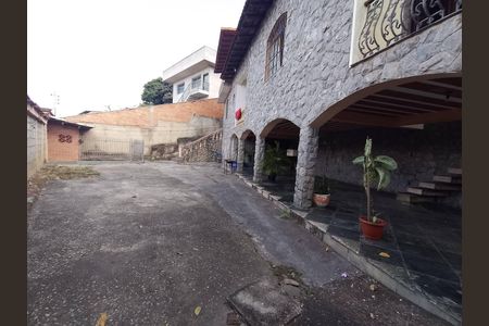 Casa à venda com 360m², 3 quartos e 5 vagas