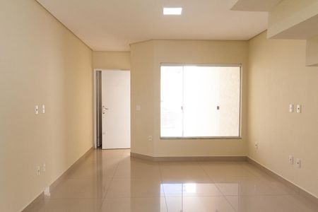 Sala de casa para alugar com 3 quartos, 101m² em Vila Paulo Silas, São Paulo