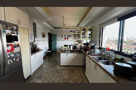 Apartamento à venda com 202m², 3 quartos e 5 vagas Apartamento à venda com 202m², 3 quartos e 5 vagasCozinha