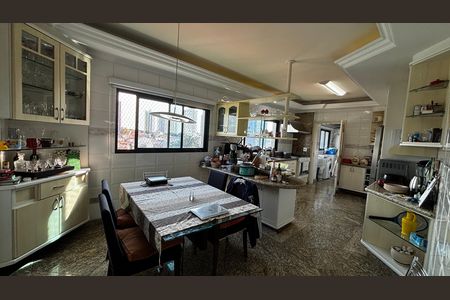 Apartamento à venda com 202m², 3 quartos e 5 vagas Apartamento à venda com 202m², 3 quartos e 5 vagasCozinha