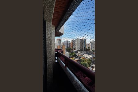 Apartamento à venda com 202m², 3 quartos e 5 vagas Apartamento à venda com 202m², 3 quartos e 5 vagasSuíte 2 Varanda